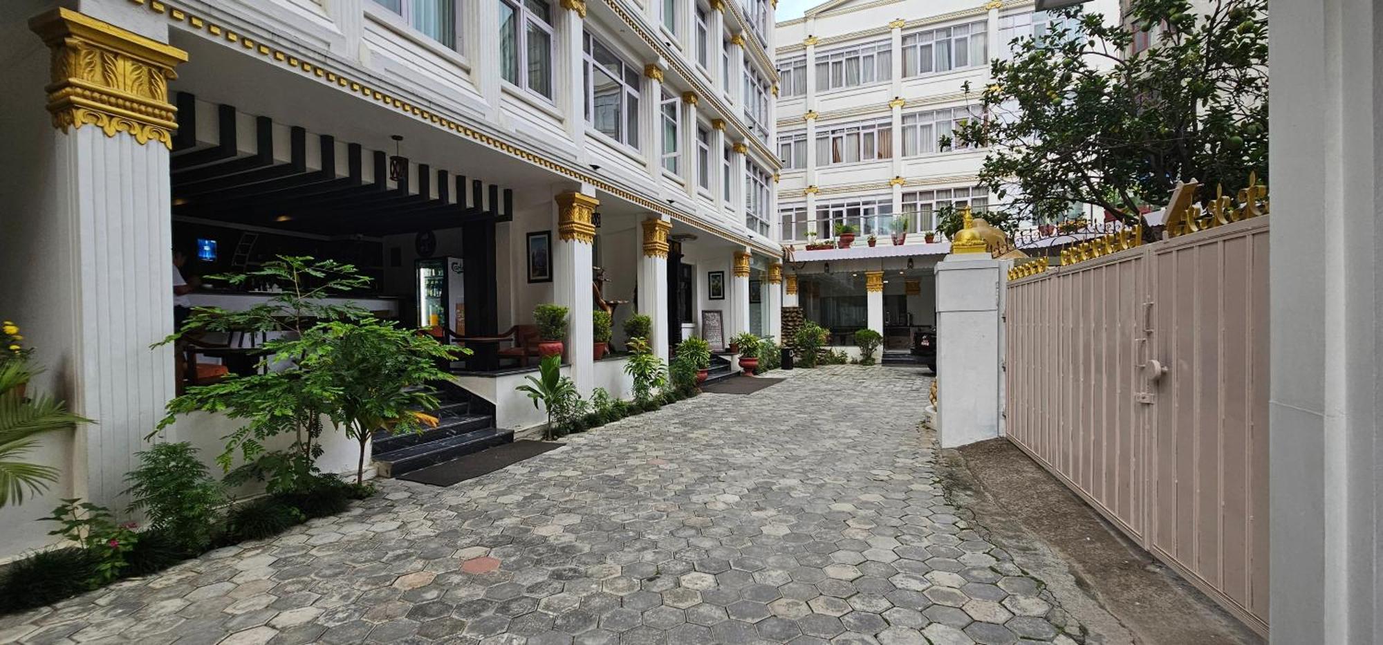 Durbar Hotel & Residence Κατμαντού Εξωτερικό φωτογραφία
